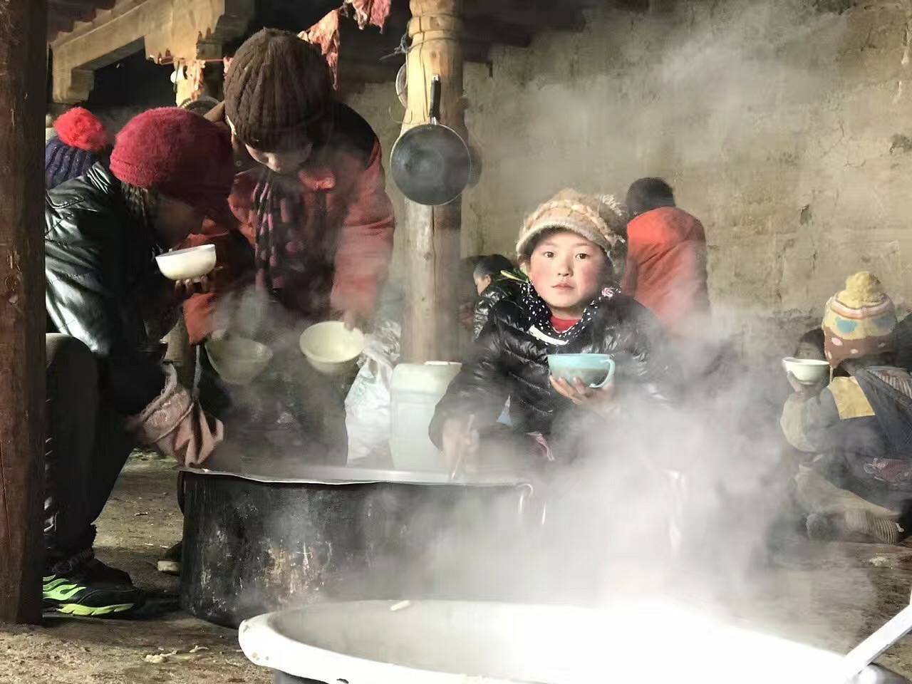 合肥兴辉高技能人才培训有限公司公益回顾丨家国同欢月同圆 温暖满载甘孜州(图10)